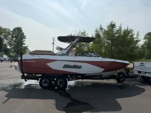 2026-malibu-wakesetter-23-lsv-141769-image3.webp