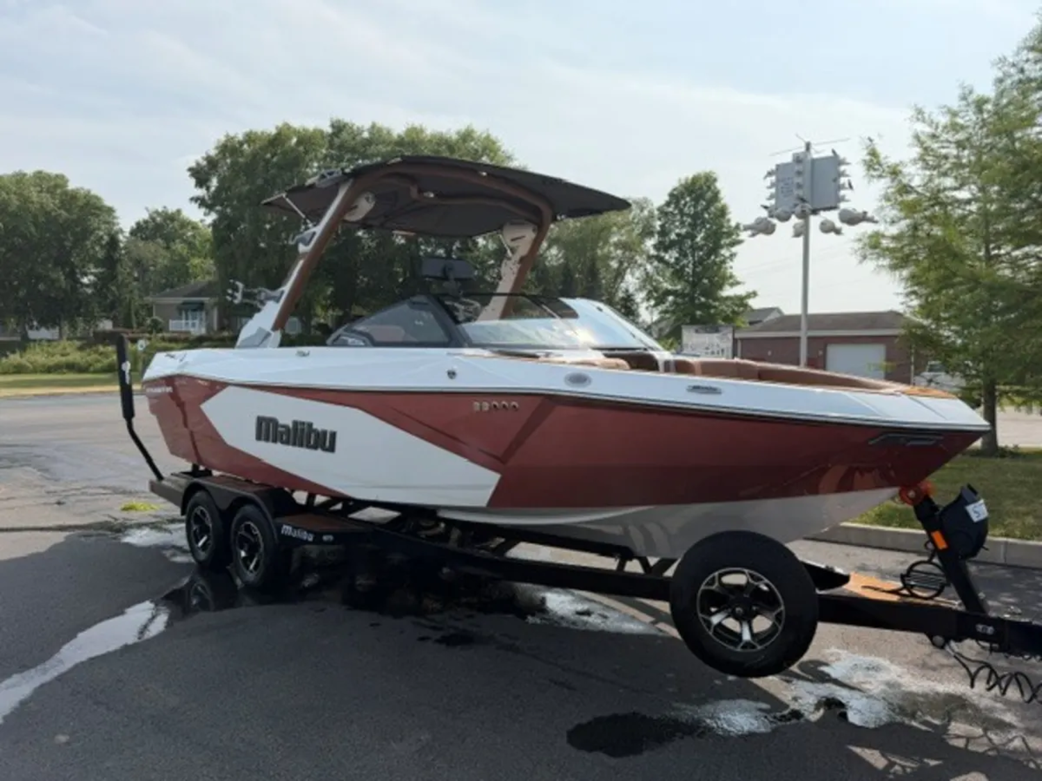 2026 Malibu 23 LSV