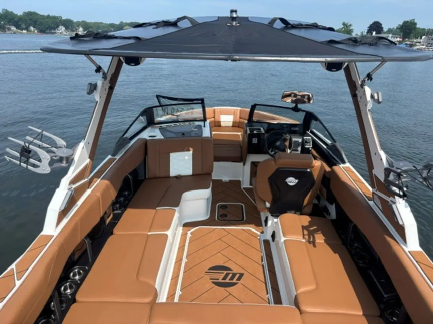 2026 Malibu 23 LSV