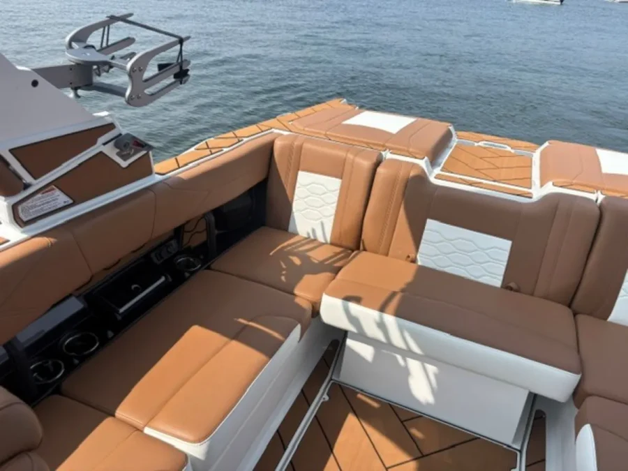2026-malibu-wakesetter-23-lsv-141769-image8.webp