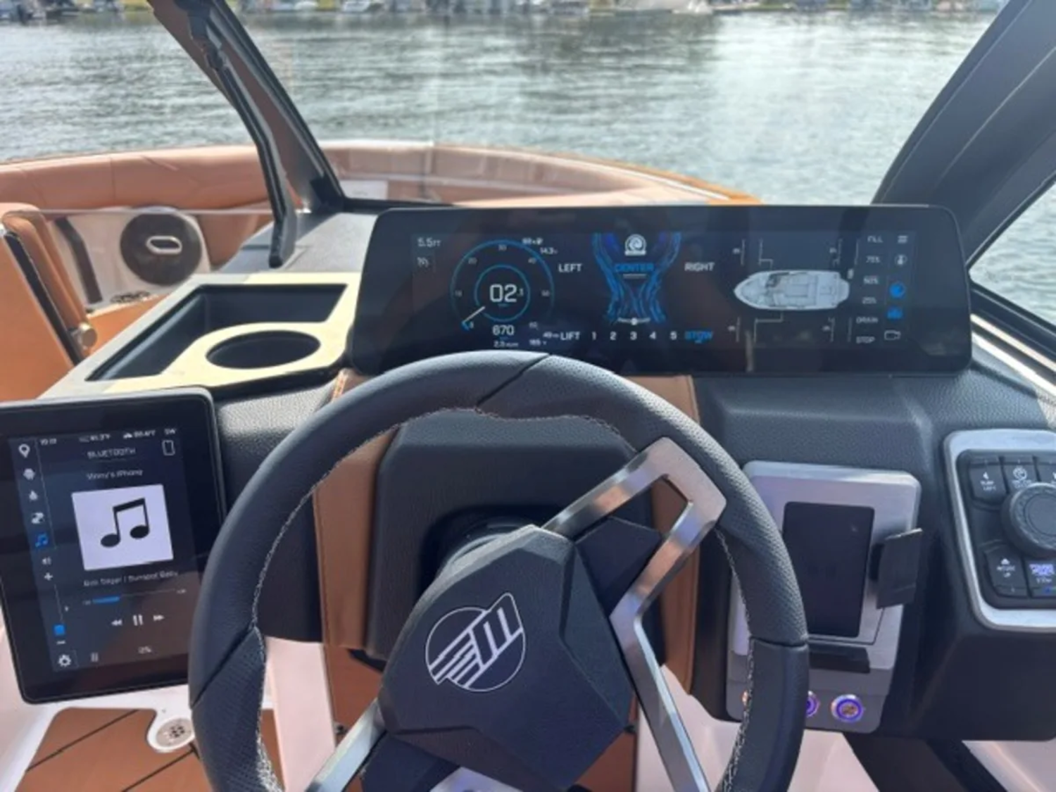 2026 Malibu 23 LSV
