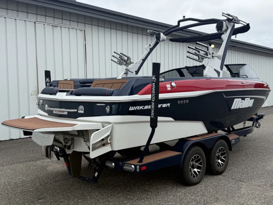 2023-malibu-wakesetter-23-lsv-141772-image1.webp