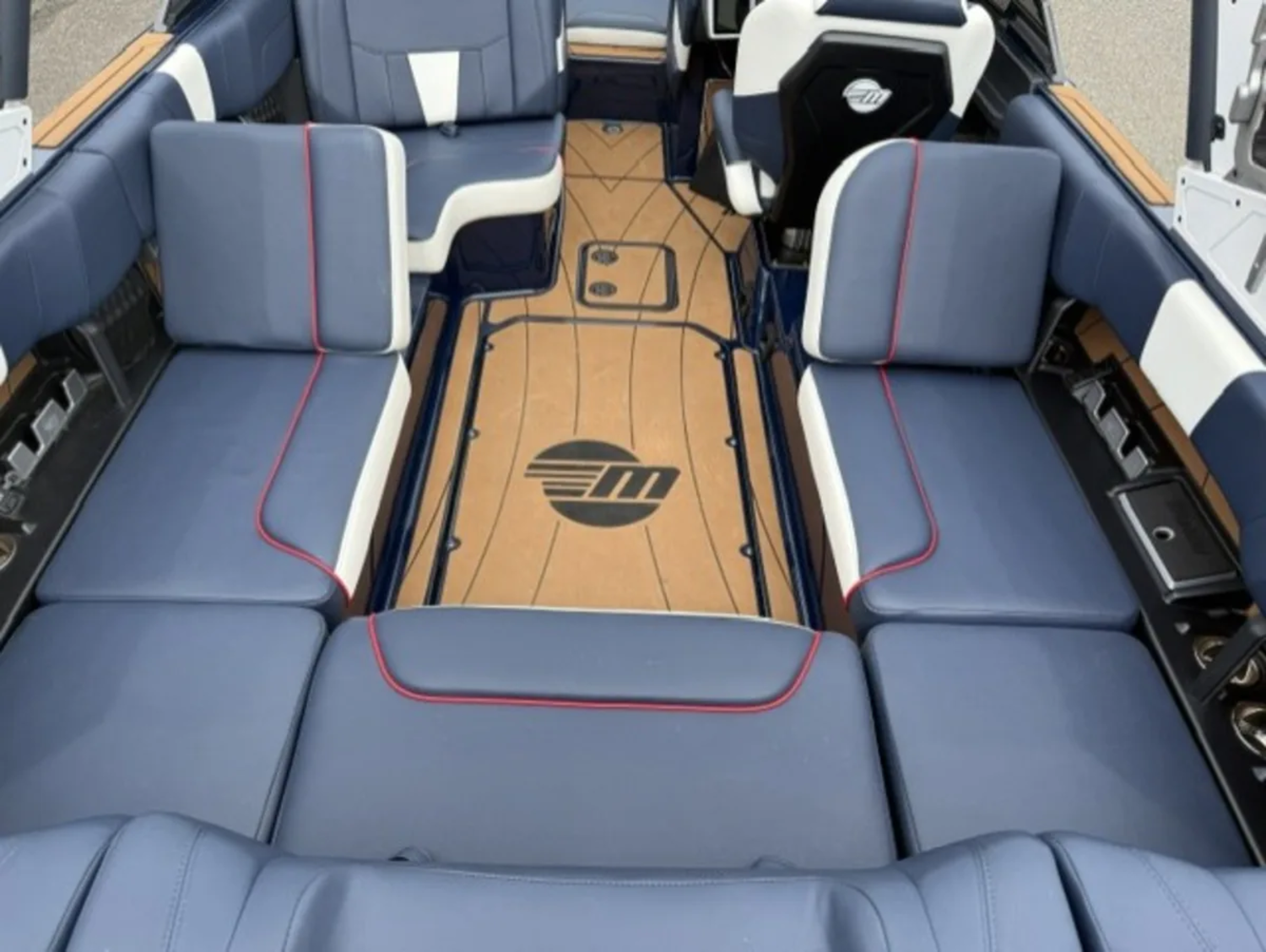 2023 Malibu 23 LSV -S1515