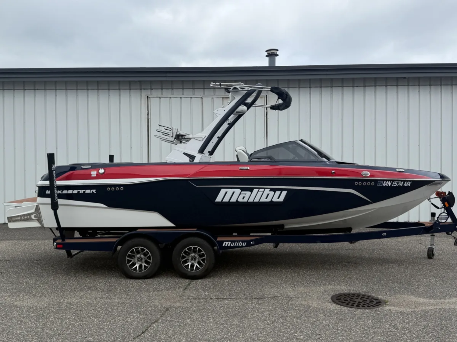 2023 Malibu 23 LSV -S1515