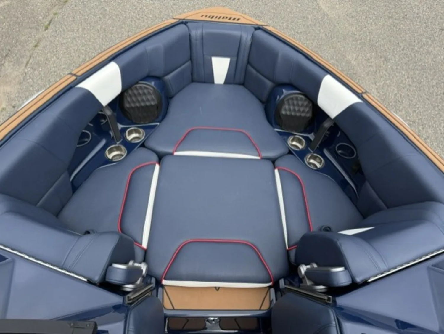2023 Malibu 23 LSV -S1515
