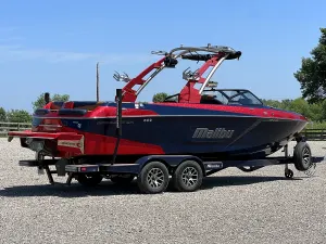 2023-malibu-wakesetter-23-lsv-141773-image1.webp