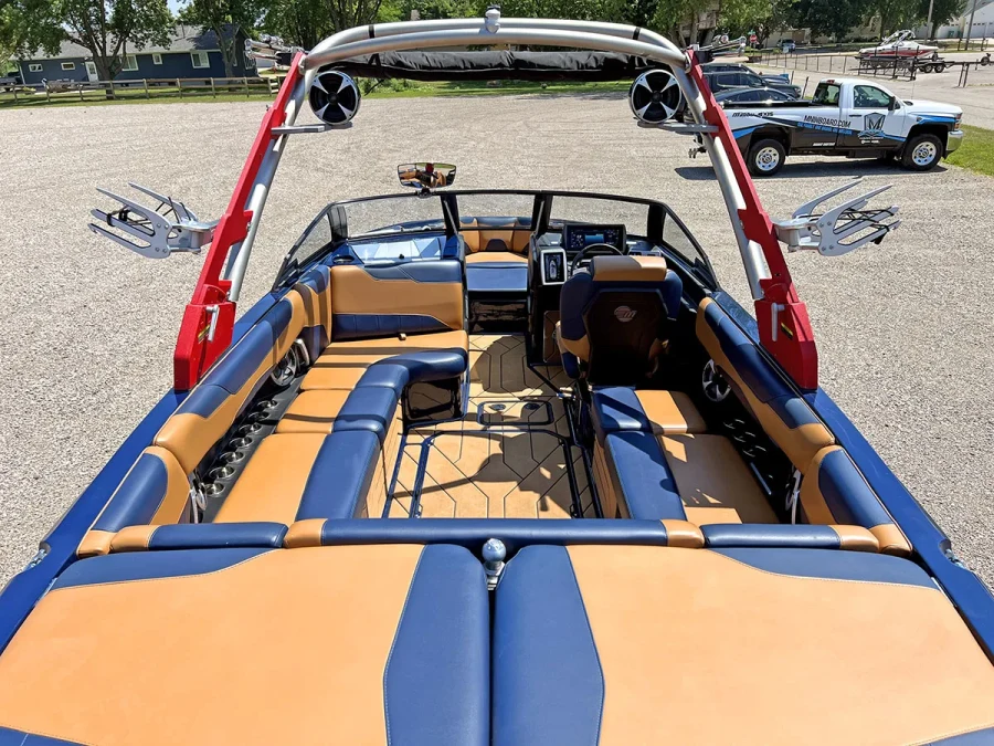 2023-malibu-wakesetter-23-lsv-141773-image3.webp