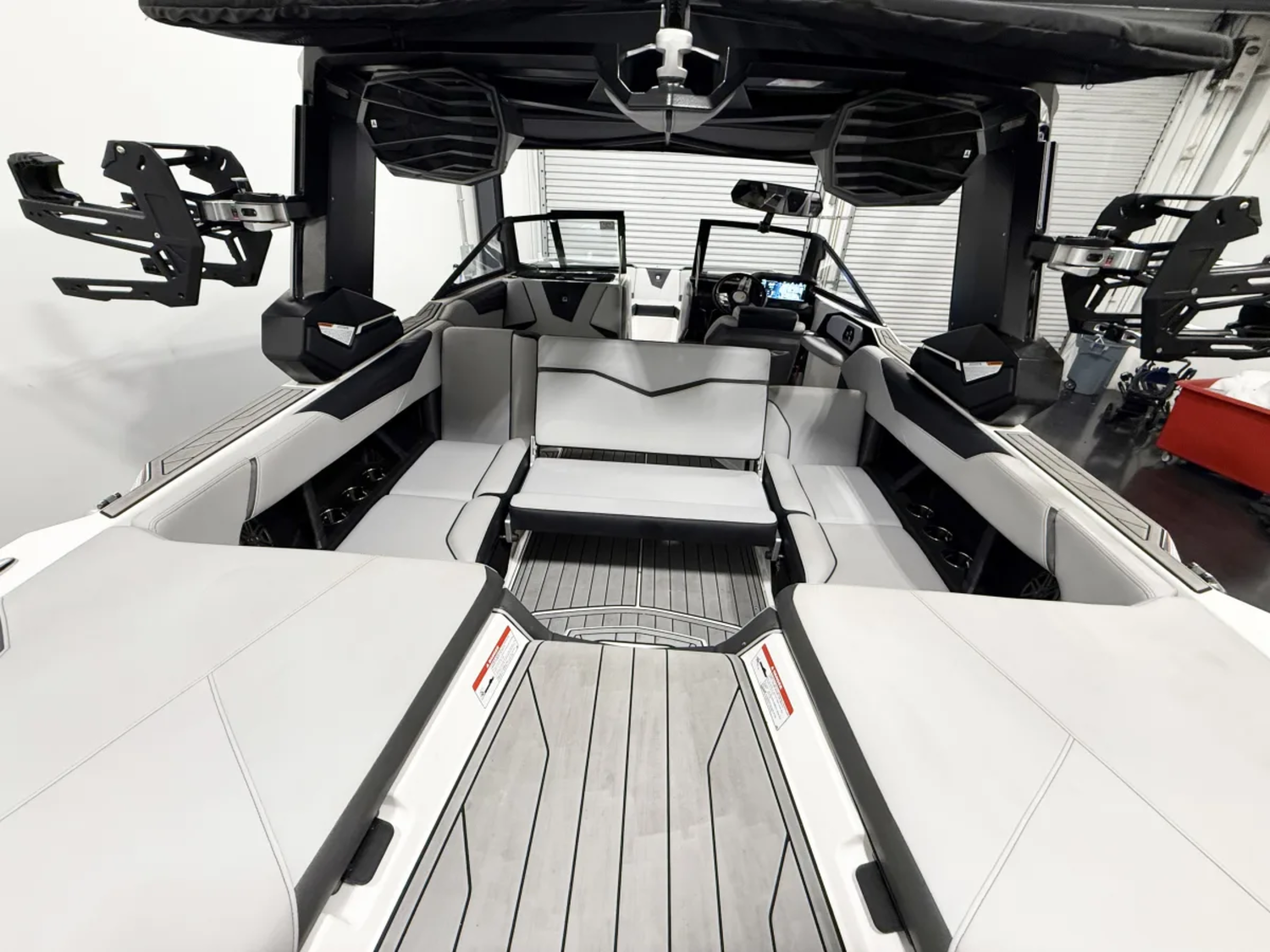 2026 Nautique S23