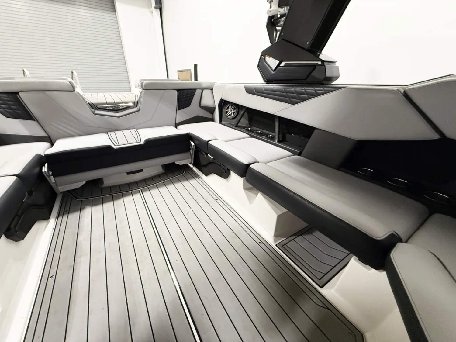2026 Nautique S23