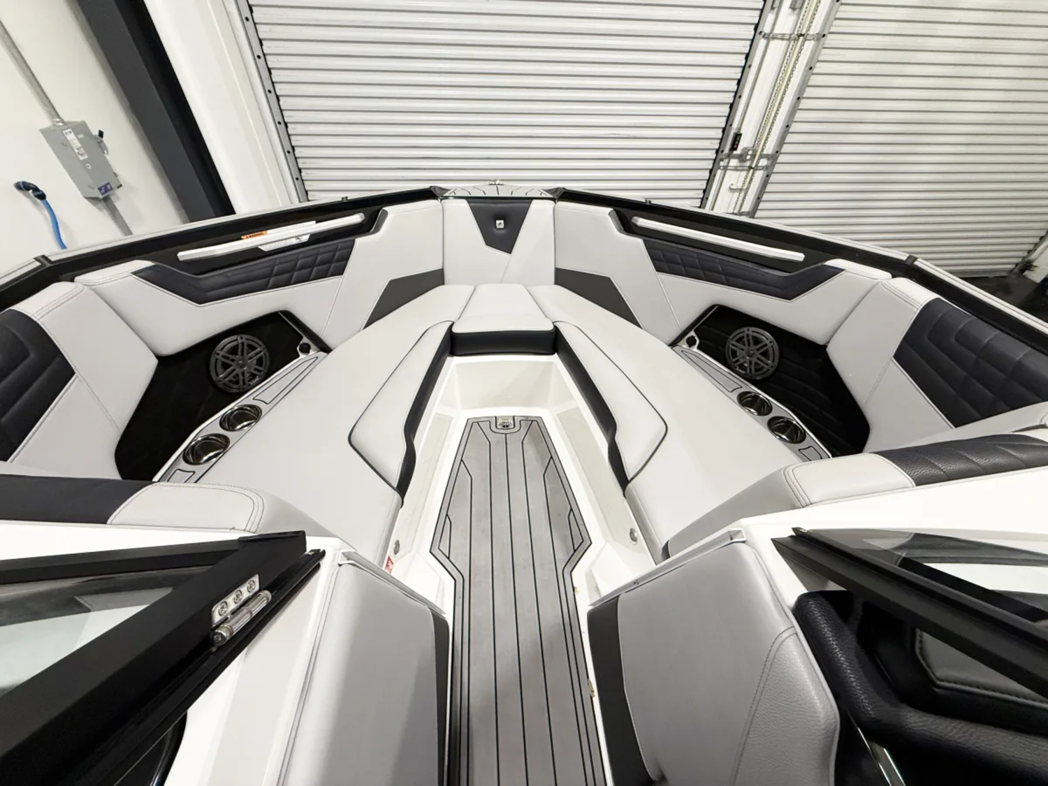 2026 Nautique S23