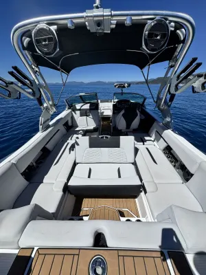 2021-mastercraft-x24-141813-image1.webp