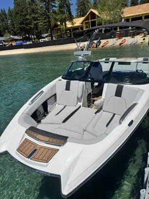 2021-mastercraft-x24-141813-image2.webp