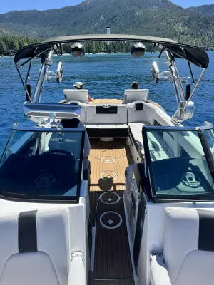 2021-mastercraft-x24-141813-image3.webp