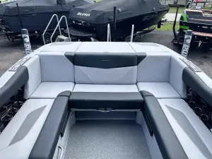 2023-mastercraft-nxt23-141820-image2.webp