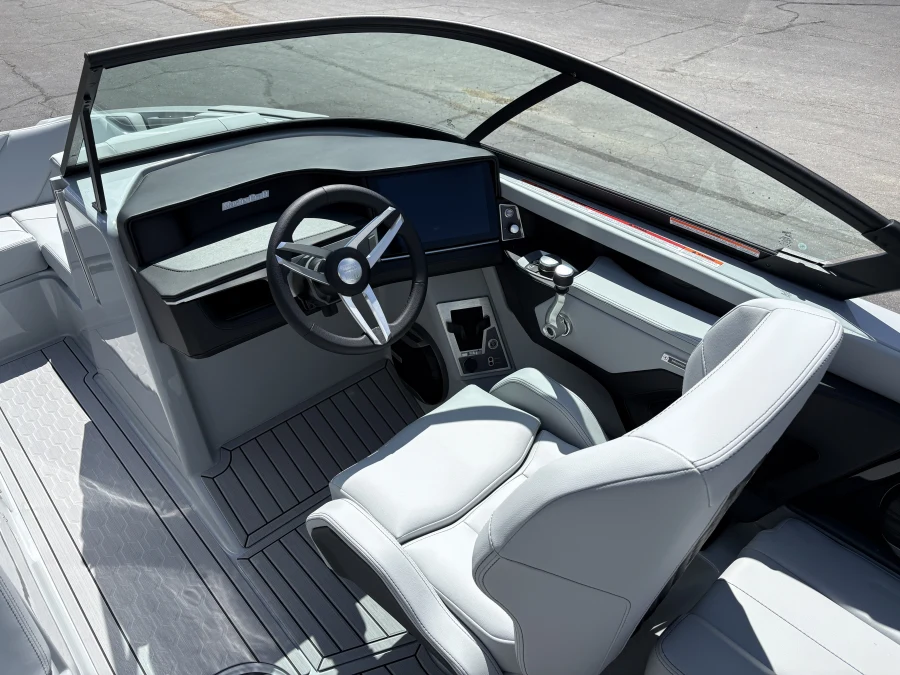2027-mastercraft-xt20-141865-image10