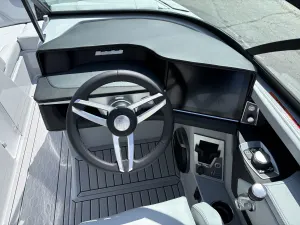 2027-mastercraft-xt20-141865-image11