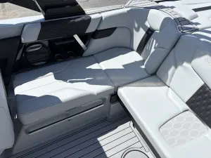 2027-mastercraft-xt20-141865-image15
