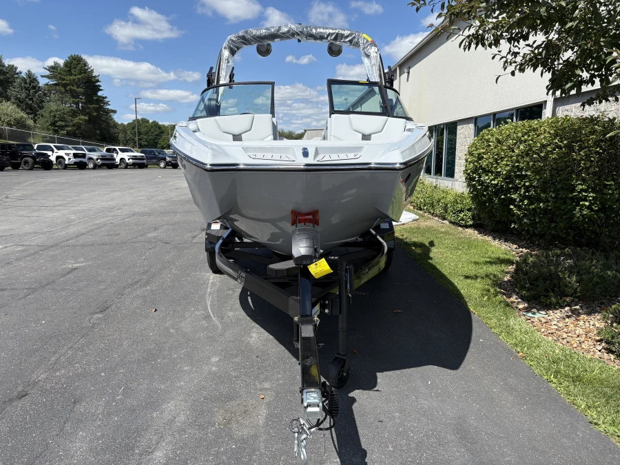 2027-mastercraft-xt20-141865-image4