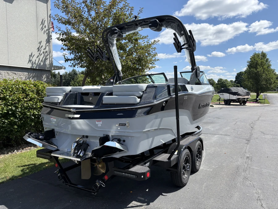 2027-mastercraft-xt20-141865-image5