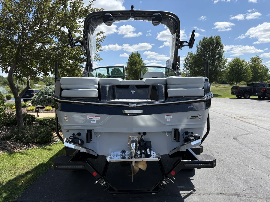 2027-mastercraft-xt20-141865-image6