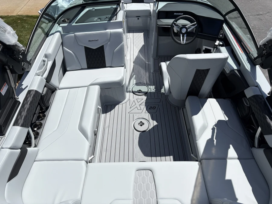 2027-mastercraft-xt20-141865-image9