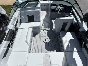 2027-mastercraft-xt20-141865-image9