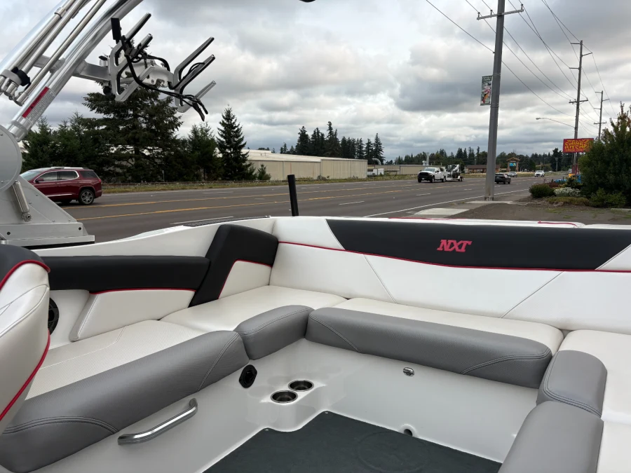 2018-mastercraft-nxt22-141867-image15