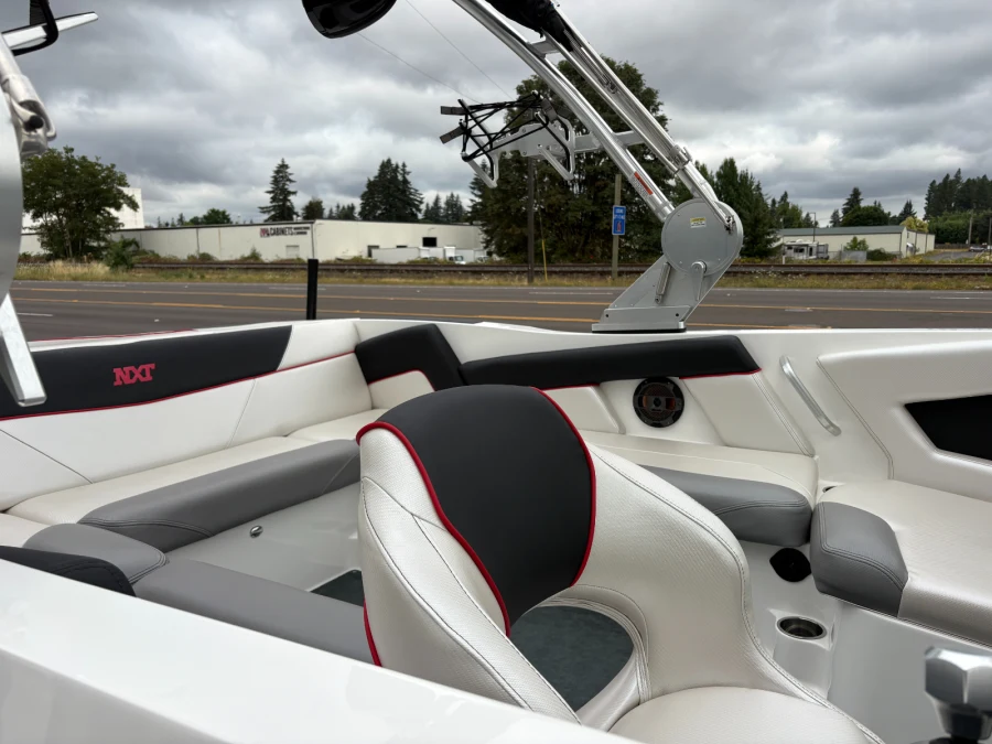 2018-mastercraft-nxt22-141867-image17