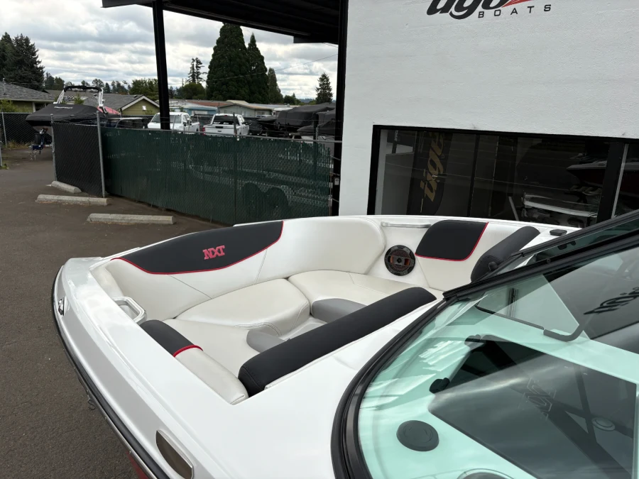 2018-mastercraft-nxt22-141867-image18