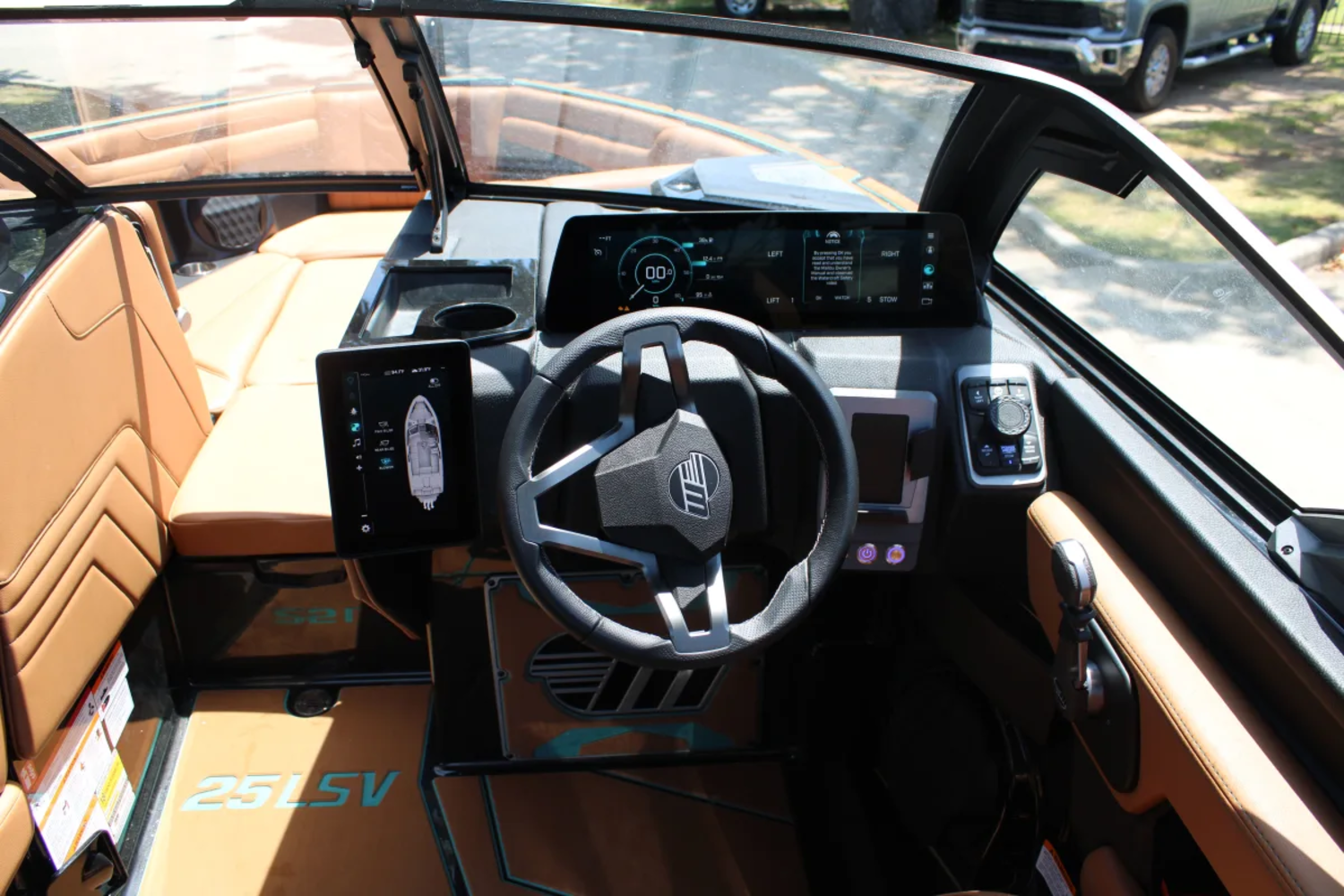 2026 Malibu 25 LSV