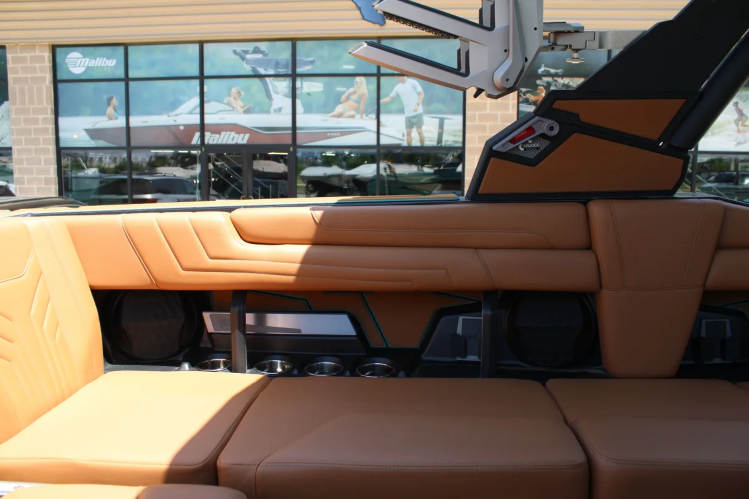2026 Malibu 25 LSV