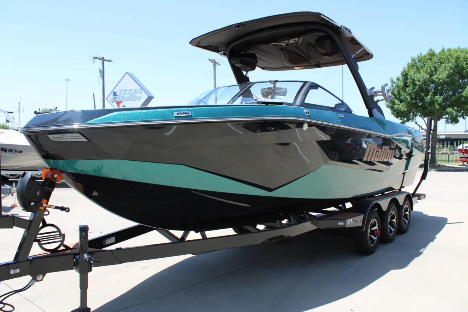 2026 Malibu 25 LSV