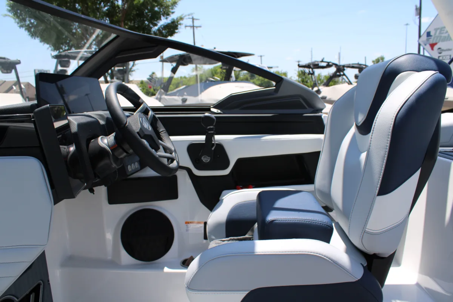 2026 Malibu 25 LSV