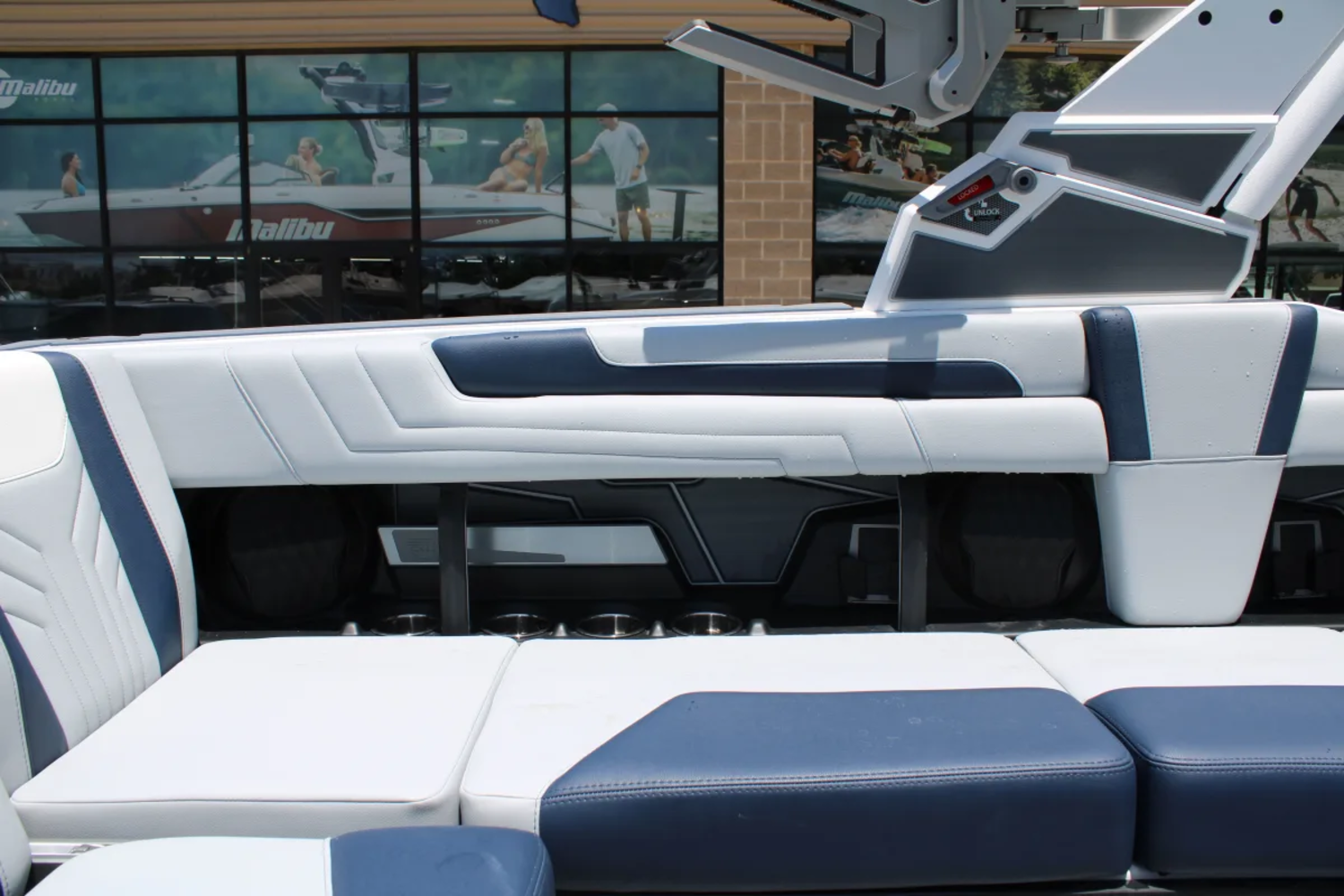 2026 Malibu 25 LSV