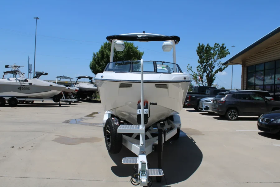 2026-malibu-wakesetter-25-lsv-141890-image2.webp