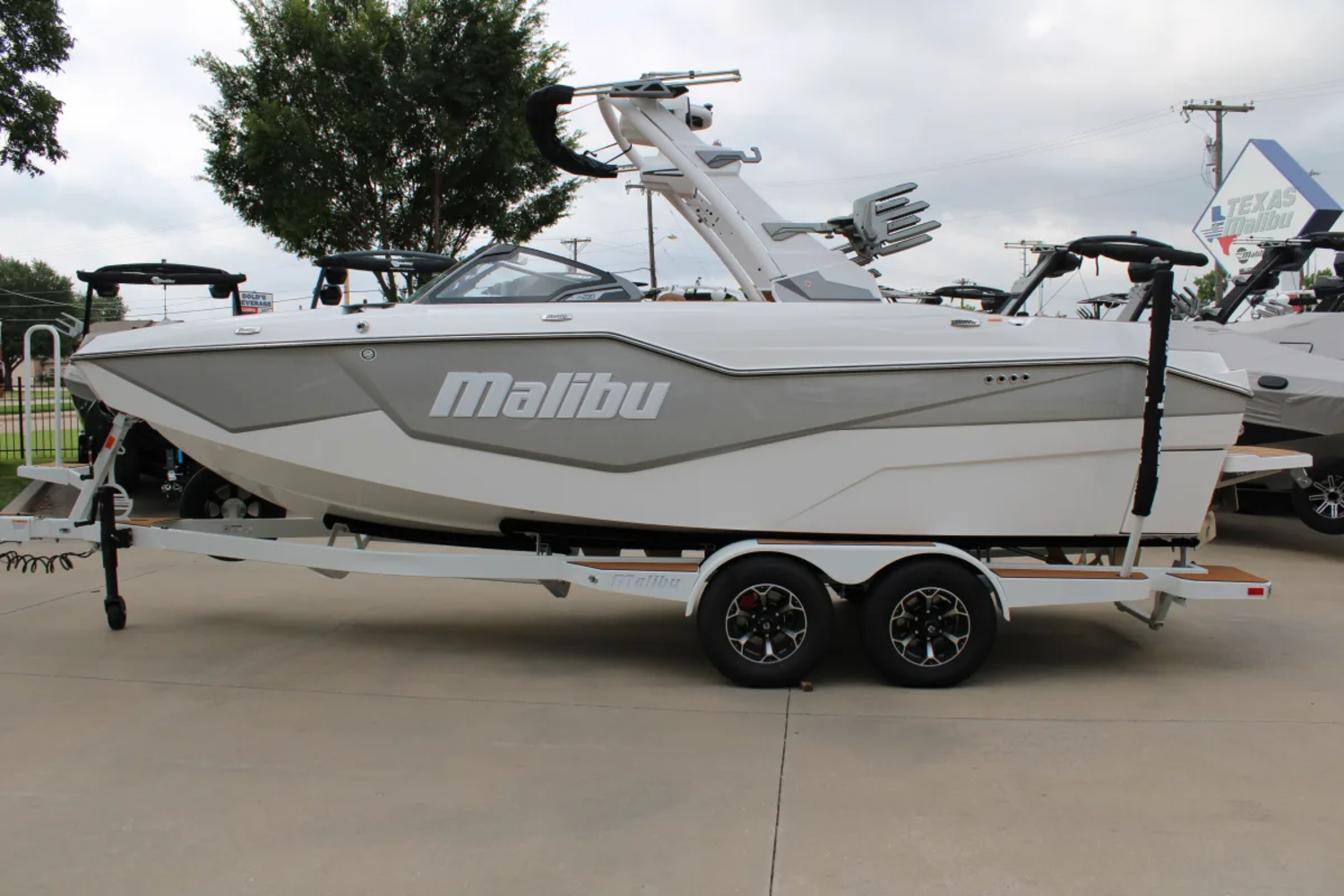 2026 Malibu M230