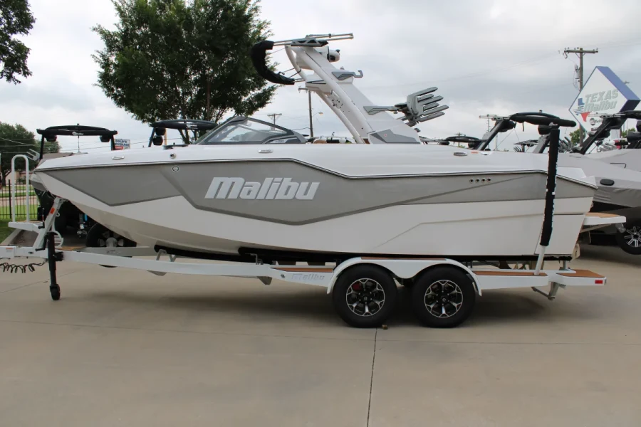 2026-malibu-m230-141892-image4.webp