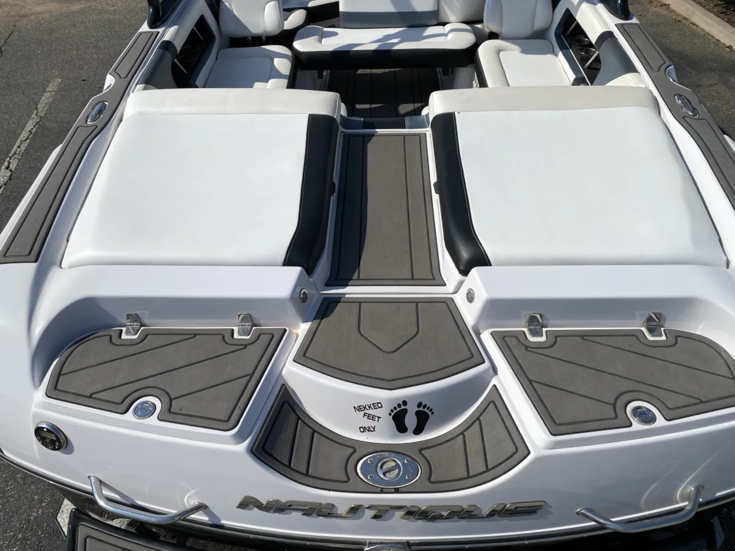 2010 Nautique Super Air Nautique 230 TE