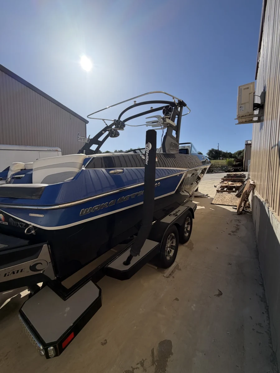 2017-malibu-wakesetter-22-mxz-141905-image2.webp