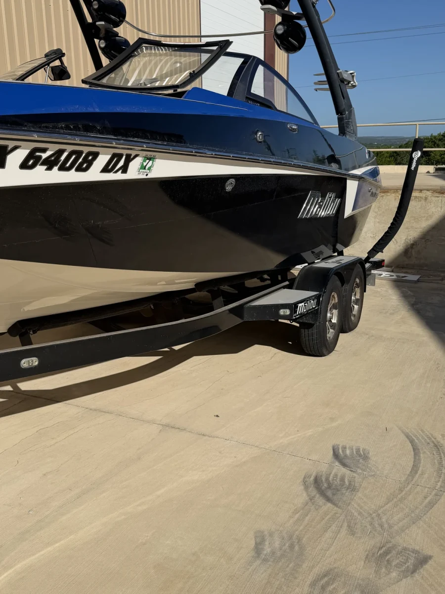 2017-malibu-wakesetter-22-mxz-141905-image8.webp