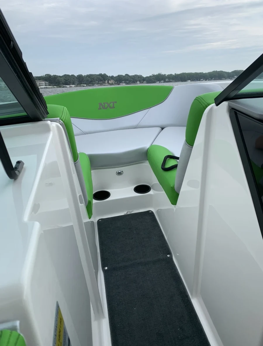 2015-mastercraft-nxt20-141910-image1.webp