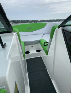 2015-mastercraft-nxt20-141910-image1.webp
