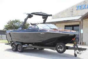 2026-malibu-wakesetter-23-lsv-141917-image1.webp