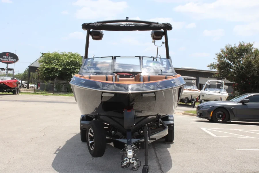 2026-malibu-wakesetter-23-lsv-141917-image2.webp