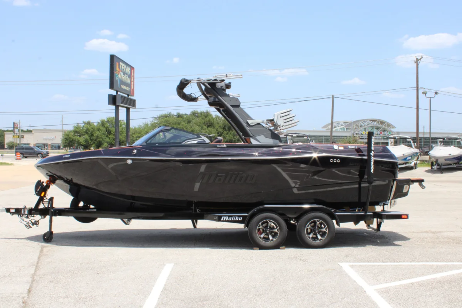 2026 Malibu 23 LSV