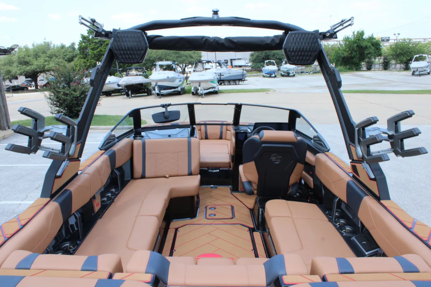 2026 Malibu 23 LSV