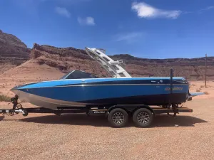 2012-malibu-wakesetter-23-lsv-141924-image0.webp