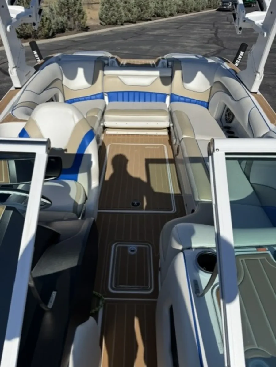 2021-mb-sports-b52-23-alpha-141925-image8.webp