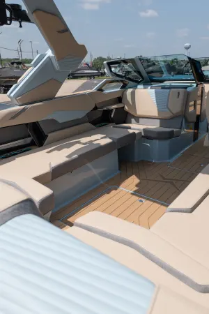 2027-mastercraft-x24-141934-image13.webp