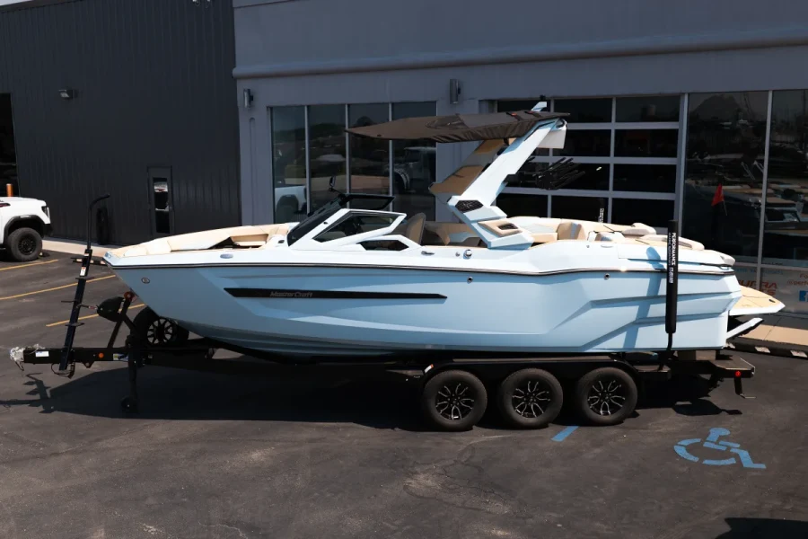 2027-mastercraft-x24-141934-image6.webp
